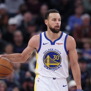 开云登录入口-库里复出两战场均23分4.5记三分 投篮命中率49% 三分43%